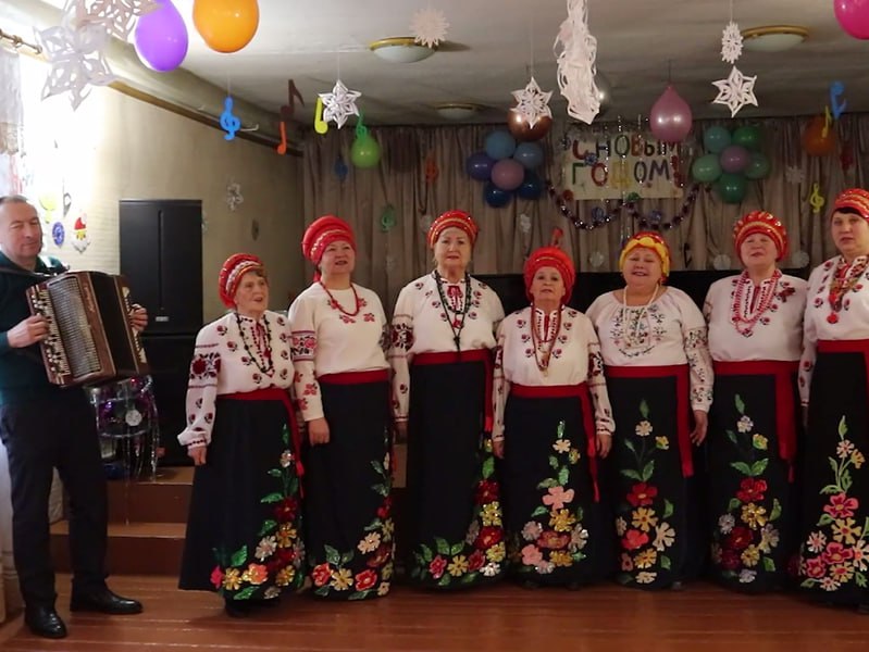 Коллектив «Родник» поздравляет с Старым Новым годом.