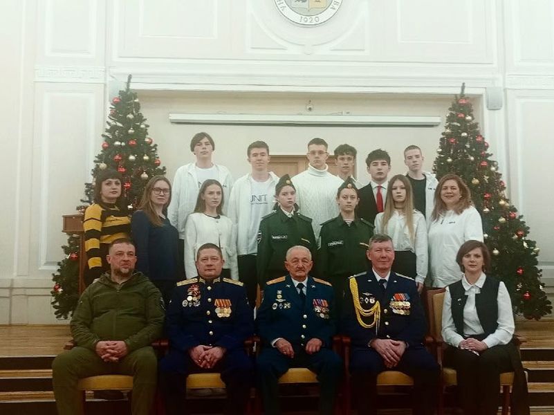 Представители городского округа Енакиево участвуют во Всероссийском кадетском конкурсе.