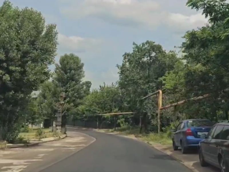 Врио главы муниципального образования городской округ Енакиево Сергей Божик проконтролировал ход ремонтных работ на участке дороги Енакиево-Никишино.