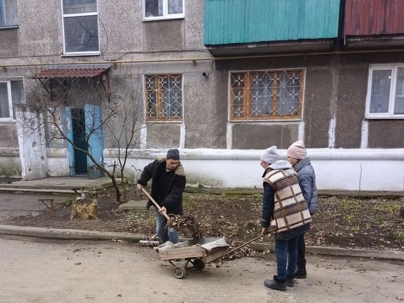 Выполнены мероприятия по приведению в надлежащее санитарное состояние территорий с целью обеспечения чистоты и порядка на территории г. Енакиево.