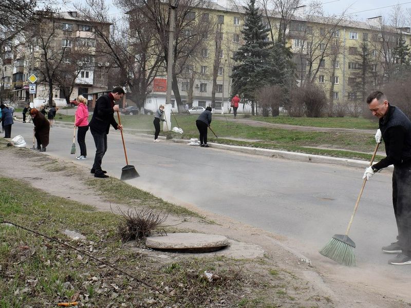 В Енакиево состоялся второй общегородской санитарный день.