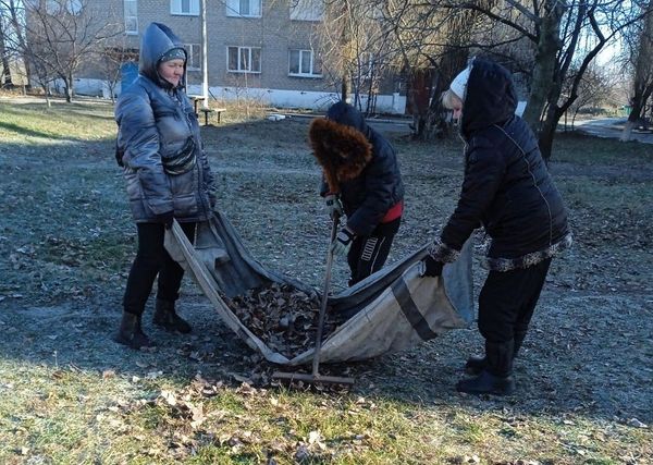 МУП города Енакиево были выполнены мероприятия по приведению в надлежащее санитарное состояние территорий.