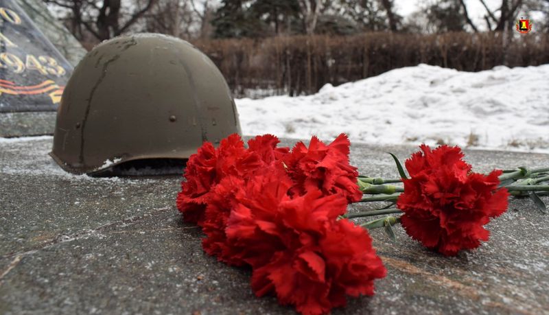 Состоялось торжественное возложение цветов к мемориалу «Вечный огонь».