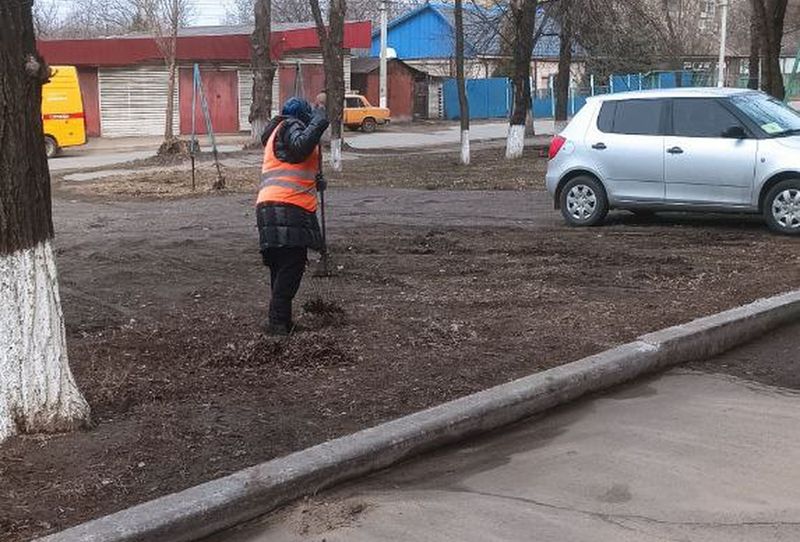 МУП города Енакиево были выполнены мероприятия по приведению в надлежащее санитарное состояние территорий.