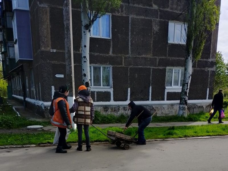 МУП города Енакиево были выполнены мероприятия по приведению в надлежащее санитарное состояние территорий.