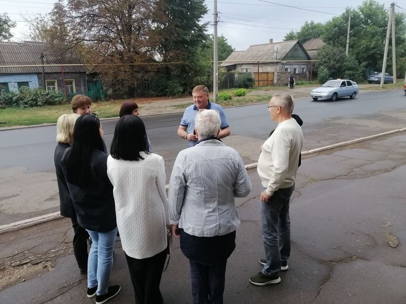 Заместитель главы администрации города Енакиево Витрук Игорь Васильевич провел выездной прием и сходы граждан.