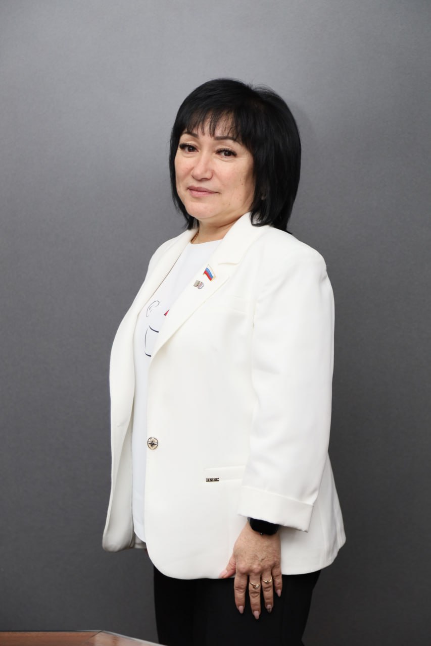 Лысенко Елена Иннокентьевна.