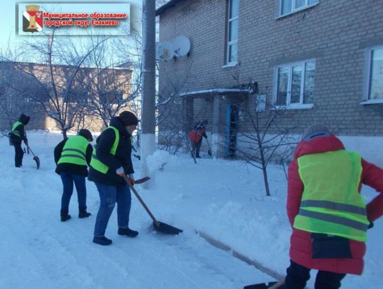 Муниципальными унитарными предприятиями городского округа Енакиево выполнены работы по благоустройству. Муниципальными унитарными предприятиями городского округа Енакиево выполнены работы по благоустройству.