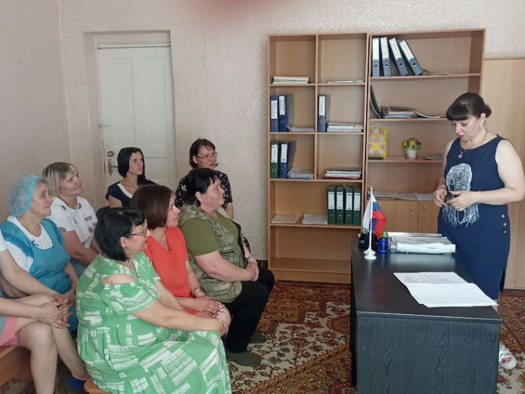 Победителями предварительного голосования Единой России проводится активная работа по информированию граждан г. Енакиево. Победителями предварительного голосования Единой России проводится активная работа по информированию граждан г. Енакиево.
