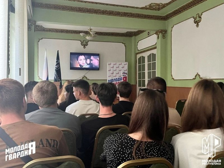 Состоялся показ фильма «Последний Богатырь» для активистов города Енакиево. Состоялся показ фильма «Последний Богатырь» для активистов города Енакиево.