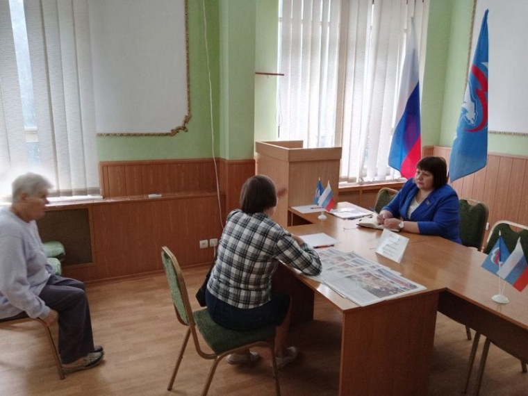 Депутат Народного совета ДНР Стрельчук Наталья Ивановна провела прием граждан. Депутат Народного совета ДНР Стрельчук Наталья Ивановна провела прием граждан.