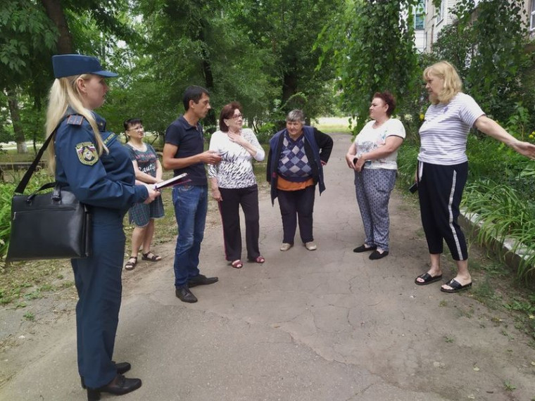 Заместителем главы администрации города Углегорска Стецким Р.А. была проведена встреча с жителями. Заместителем главы администрации города Углегорска Стецким Р.А. была проведена встреча с жителями.