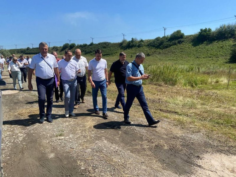 Гендиректор «Воды Донбасса» проинспектировал работу объектов водоснабжения в Енакиево. Гендиректор «Воды Донбасса» проинспектировал работу объектов водоснабжения в Енакиево.
