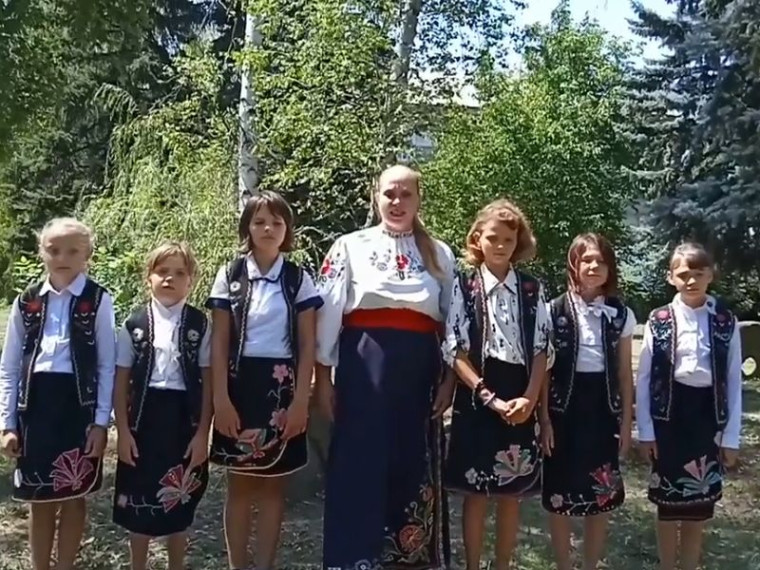 Участники театра-студии «Апельсин» приняли участие в Ежегодной акции «Культурная суббота. Игры народов России». Участники театра-студии «Апельсин» приняли участие в Ежегодной акции «Культурная суббота. Игры народов России».