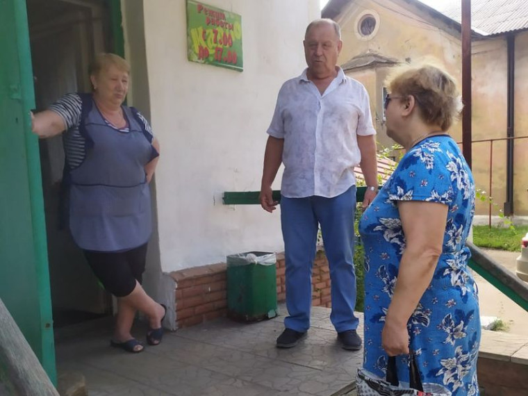 Заместитель главы Карло-Марксовской поселковой администрации Горб В.И. провел сход граждан. Заместитель главы Карло-Марксовской поселковой администрации Горб В.И. провел сход граждан.