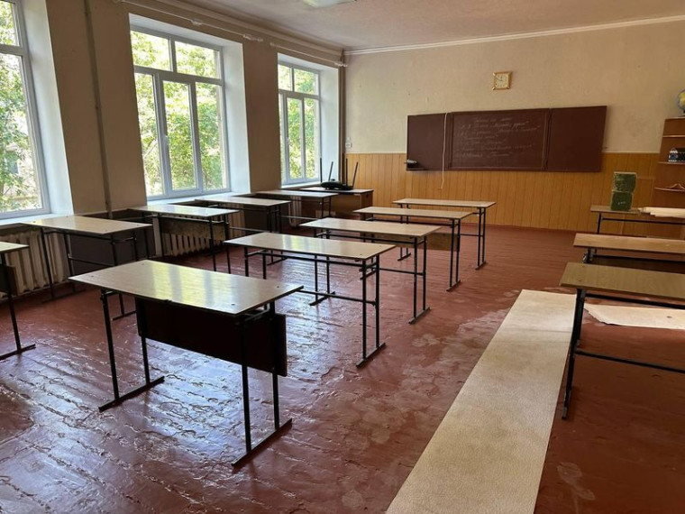 Ко Дню знаний в Енакиево восстановят одну из городских школ. Ко Дню знаний в Енакиево восстановят одну из городских школ.