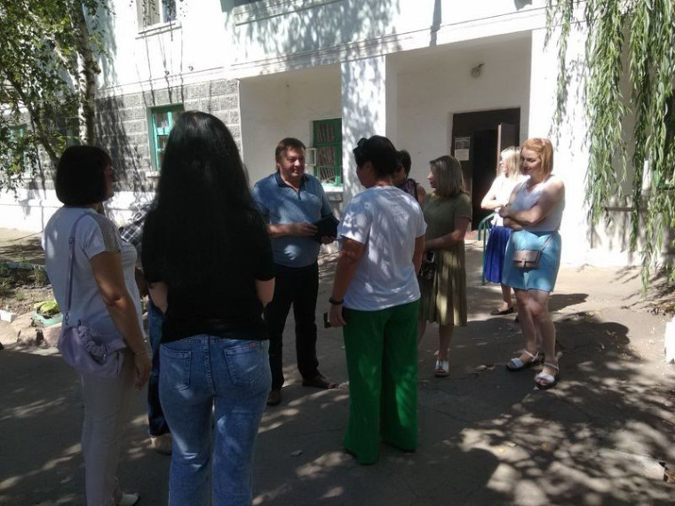 Заместитель главы администрации города Енакиево Витрук И.В. провел сходы граждан. Заместитель главы администрации города Енакиево Витрук И.В. провел сходы граждан.