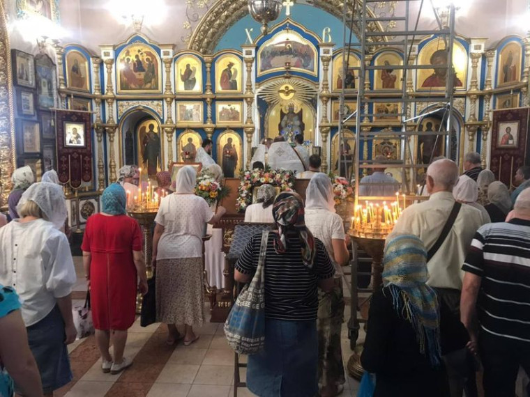 В Енакиево прошла совместная церковная служба с Гатчинской епархией . В Енакиево прошла совместная церковная служба с Гатчинской епархией .