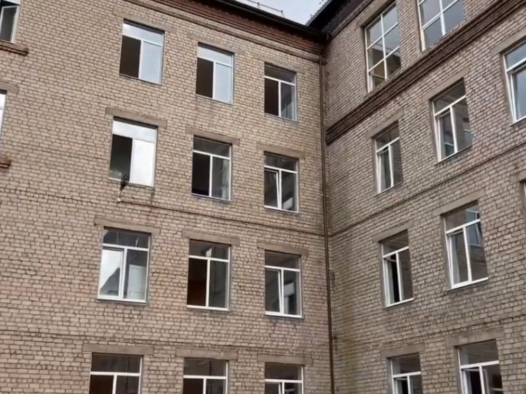 Ленобласть расширила круг работ по восстановлению школы в Енакиево. Ленобласть расширила круг работ по восстановлению школы в Енакиево.