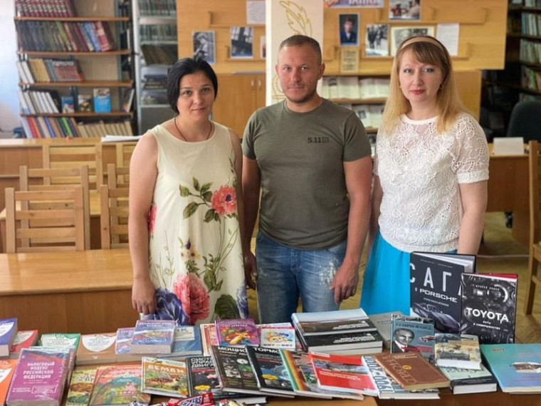 Комитет по транспорту Ленобласти взял шефство над Центральной библиотекой Енакиево. Комитет по транспорту Ленобласти взял шефство над Центральной библиотекой Енакиево.