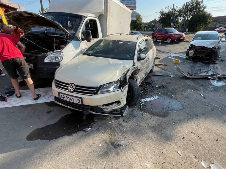 Полицейские установили обстоятельства ДТП, в котором травмированы четыре человека. Полицейские установили обстоятельства ДТП, в котором травмированы четыре человека.