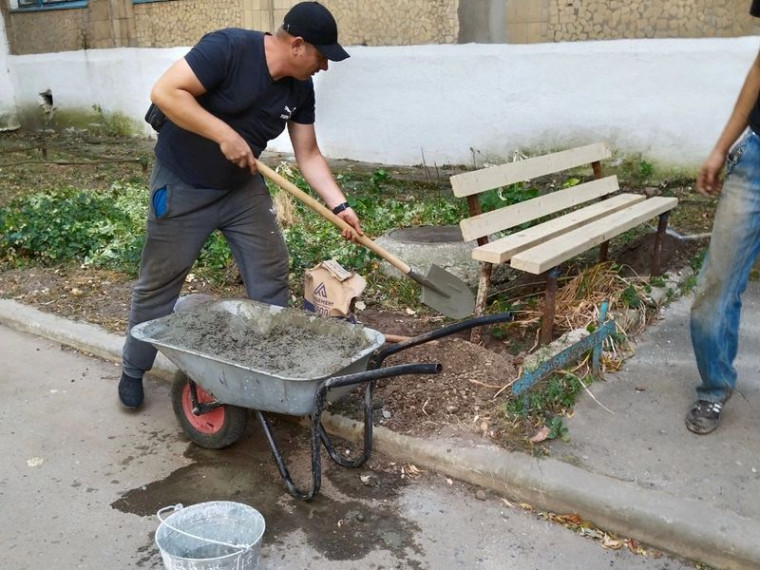 МУП города Енакиево были выполнены мероприятия по приведению в надлежащее санитарное состояние территорий. МУП города Енакиево были выполнены мероприятия по приведению в надлежащее санитарное состояние территорий.