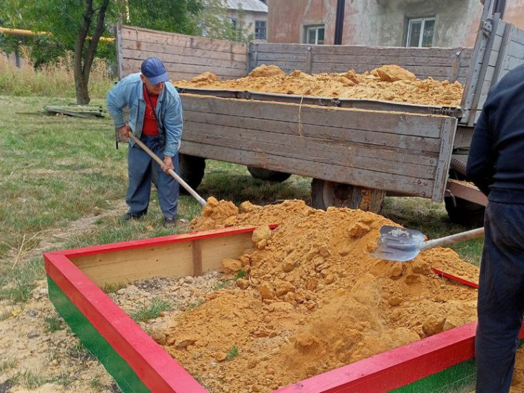 МУП города Енакиево были выполнены мероприятия по приведению в надлежащее санитарное состояние территорий. МУП города Енакиево были выполнены мероприятия по приведению в надлежащее санитарное состояние территорий.