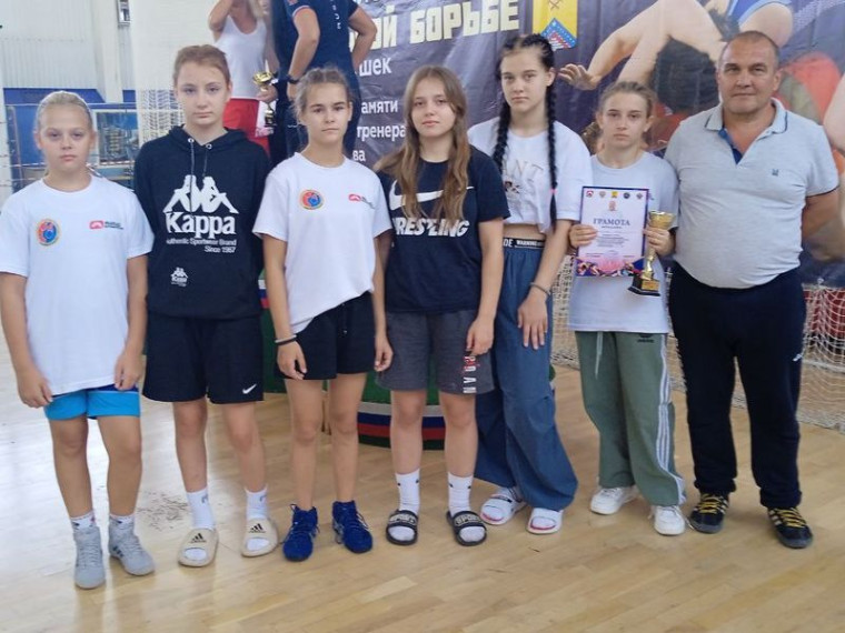 Команда спортсменов из Енакиево приняла участие во Всероссийских соревнованиях по спортивной борьбе. Команда спортсменов из Енакиево приняла участие во Всероссийских соревнованиях по спортивной борьбе.