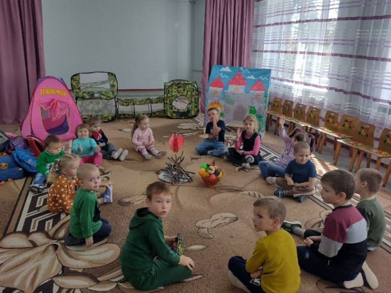 В образовательных учреждениях города Енакиево прошли мероприятия в рамках Всемирного дня туризма. В образовательных учреждениях города Енакиево прошли мероприятия в рамках Всемирного дня туризма.