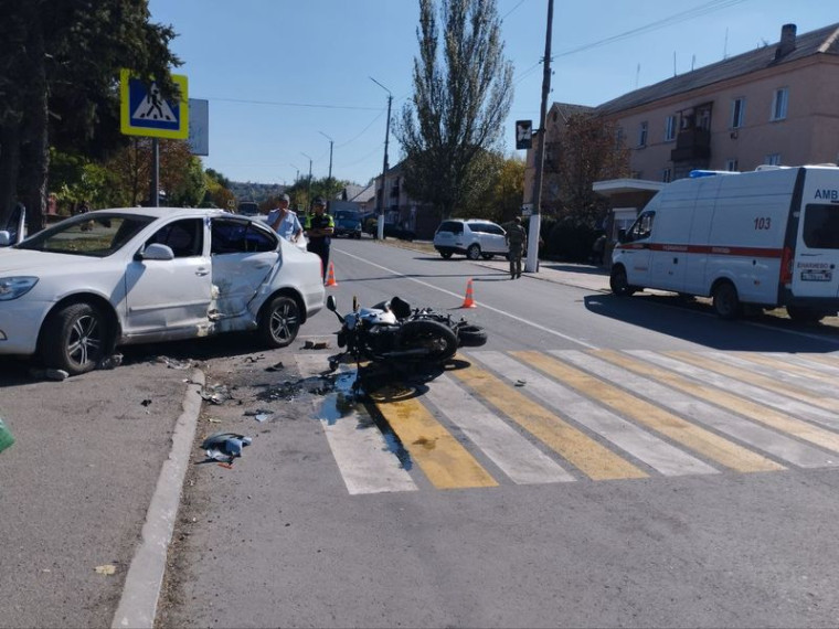 В Енакиево в результате ДТП травмированы два человека. В Енакиево в результате ДТП травмированы два человека.