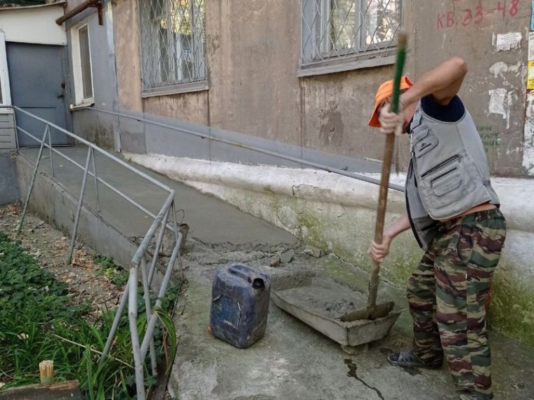 МУП города Енакиево были выполнены мероприятия по приведению в надлежащее санитарное состояние территорий. МУП города Енакиево были выполнены мероприятия по приведению в надлежащее санитарное состояние территорий.
