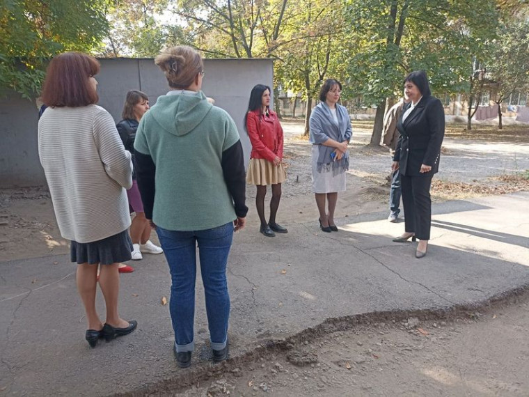 Заместитель главы администрации города Енакиево Витрук Е.С. провела сходы граждан и встречу с трудовым коллективом. Заместитель главы администрации города Енакиево Витрук Е.С. провела сходы граждан и встречу с трудовым коллективом.