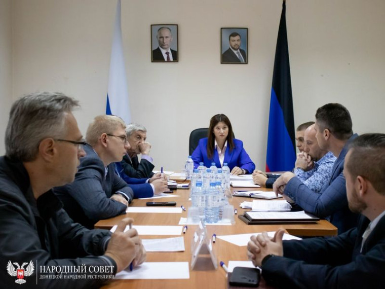 Депутаты определили планы совместной работы с Правительством ДНР. Депутаты определили планы совместной работы с Правительством ДНР.
