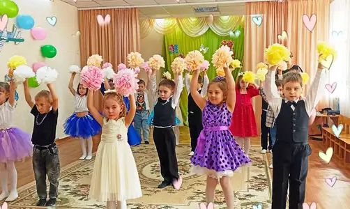 Праздничные мероприятия, приуроченные к Международному женскому дню, в дошкольных образовательных учреждениях города Енакиево. Праздничные мероприятия, приуроченные к Международному женскому дню, в дошкольных образовательных учреждениях города Енакиево.