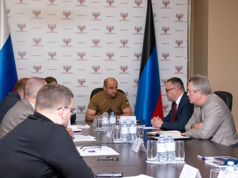 Республика взяла курс на возрождение промышленного потенциала. Республика взяла курс на возрождение промышленного потенциала.