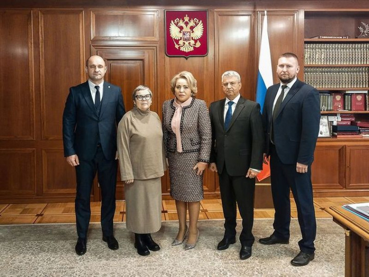 Глава ДНР Денис Пушилин и Председатель Народного Совета Артем Жога приняли участие в заседании Совета по интеграции воссоединенных субъектов РФ. Глава ДНР Денис Пушилин и Председатель Народного Совета Артем Жога приняли участие в заседании Совета по интеграции воссоединенных субъектов РФ.
