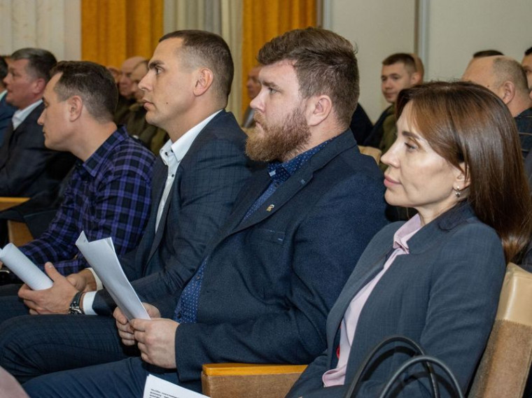Депутаты рассмотрели проекты федеральных законов и направят отзывы в Государственную Думу. Депутаты рассмотрели проекты федеральных законов и направят отзывы в Государственную Думу.