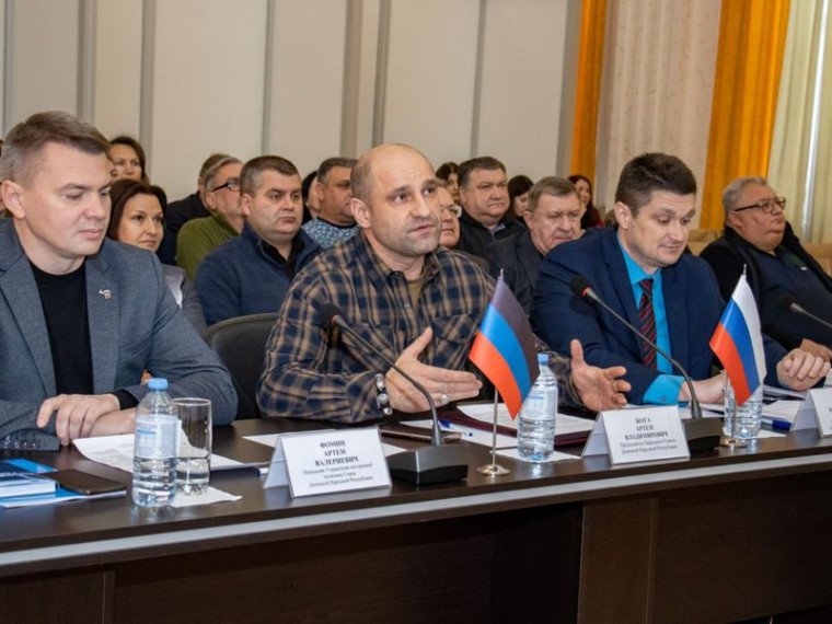 Артем Жога: «Органы местного самоуправления - голос народа!». Артем Жога: «Органы местного самоуправления - голос народа!».