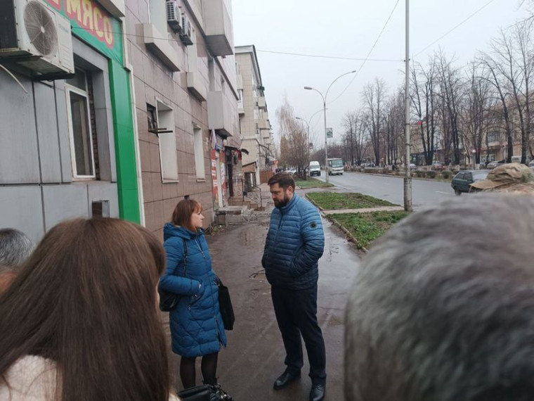 Глава муниципального образования городского округа Енакиево Храменков Р.А. пообщался с жителями города. Глава муниципального образования городского округа Енакиево Храменков Р.А. пообщался с жителями города.