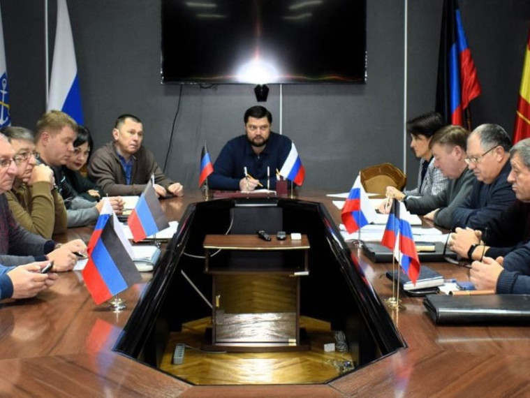 Глава муниципального образования городского округа Енакиево провел еженедельное аппаратное совещание. Глава муниципального образования городского округа Енакиево провел еженедельное аппаратное совещание.