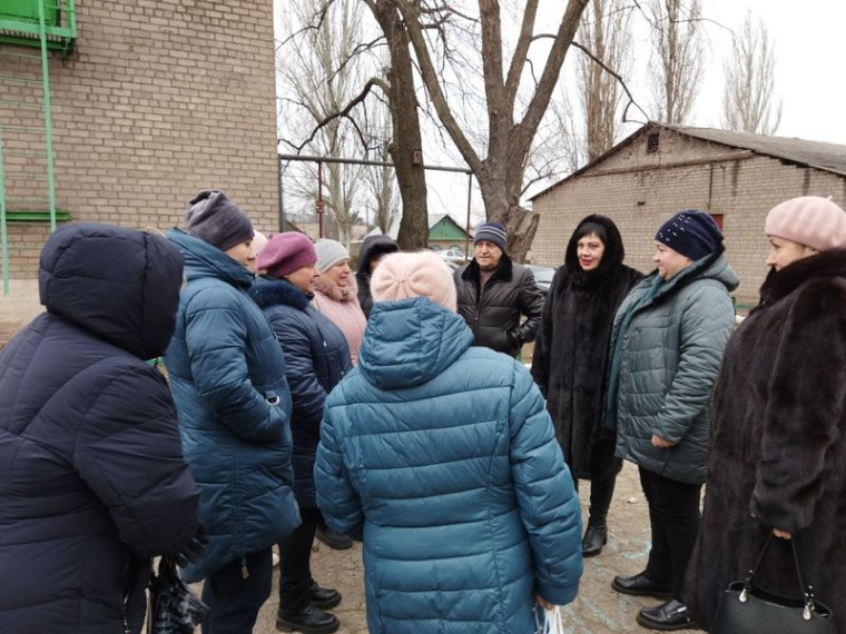 Заместитель главы администрации города Енакиево Витрук Е.С. провела встречу с трудовым коллективом и сходы граждан. Заместитель главы администрации города Енакиево Витрук Е.С. провела встречу с трудовым коллективом и сходы граждан.