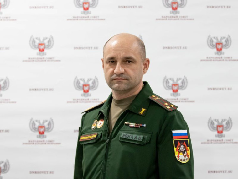 Поздравление Председателя Народного Совета Донецкой Народной Республики Артема Жога с 30-летием Конституции Российской Федерации. Поздравление Председателя Народного Совета Донецкой Народной Республики Артема Жога с 30-летием Конституции Российской Федерации.