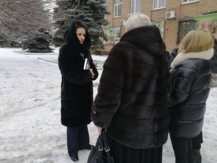 Управляющий делами администрации города Енакиево Стасенко Л.П. провела встречу с трудовым коллективом и сход граждан. Управляющий делами администрации города Енакиево Стасенко Л.П. провела встречу с трудовым коллективом и сход граждан.