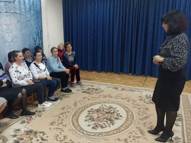 Мария Коцага, депутат Енакиевского городского совета от фракции ВПП "Единая Россия", провела встречу с коллективом. Мария Коцага, депутат Енакиевского городского совета от фракции ВПП "Единая Россия", провела встречу с коллективом.