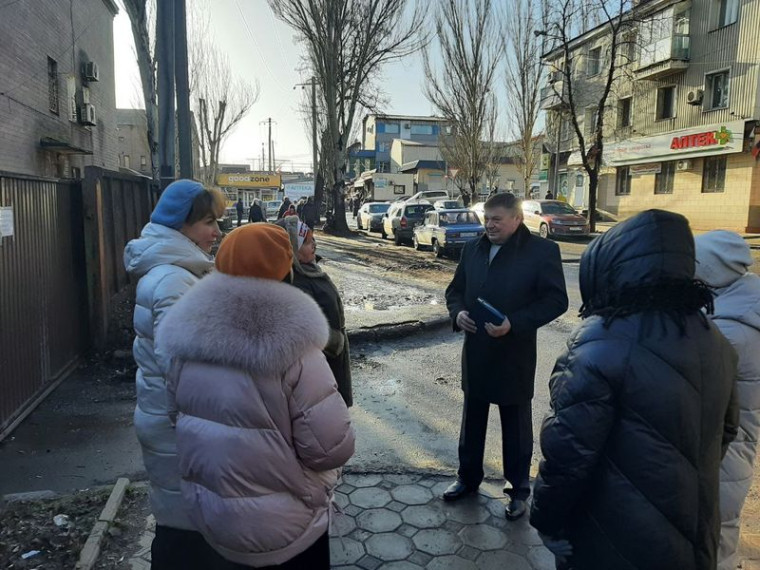 Заместитель главы администрации города Енакиево Витрук И.В. провел выездную встречу и сходы граждан. Заместитель главы администрации города Енакиево Витрук И.В. провел выездную встречу и сходы граждан.