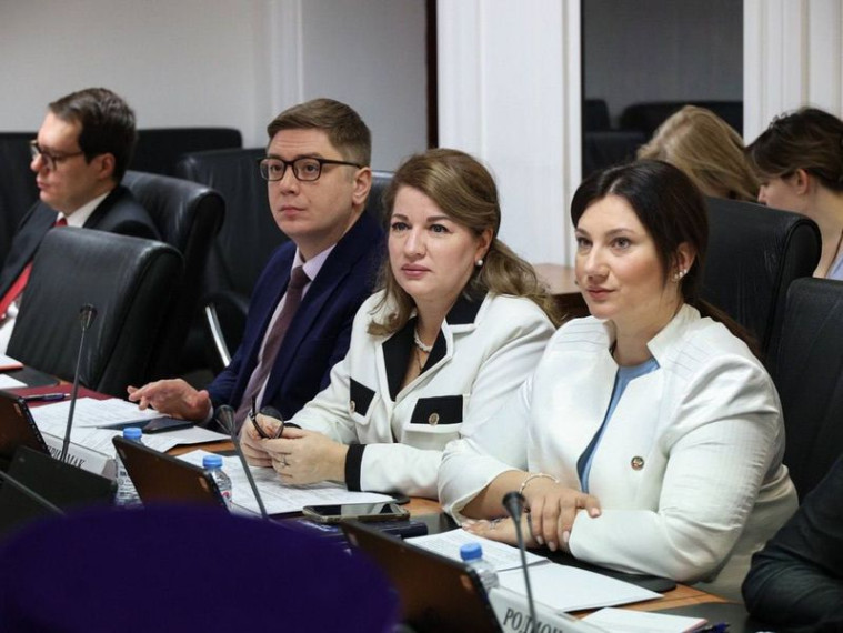 Анна Кондрыкинская: Нужно, чтобы мы, взрослые, воспитали достойных граждан Российской Федерации. Анна Кондрыкинская: Нужно, чтобы мы, взрослые, воспитали достойных граждан Российской Федерации.