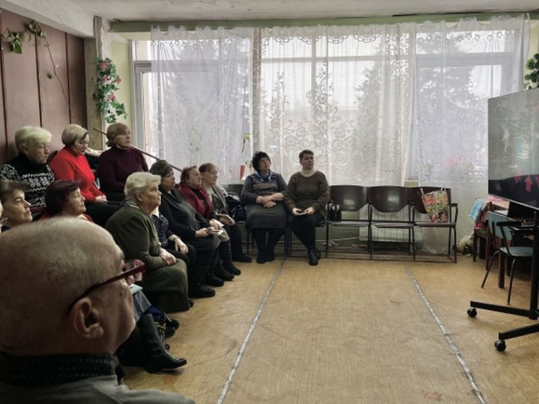 Состоялся кинолекторий «Блокада Ленинграда» для участников хора народной песни «Родные напевы». Состоялся кинолекторий «Блокада Ленинграда» для участников хора народной песни «Родные напевы».