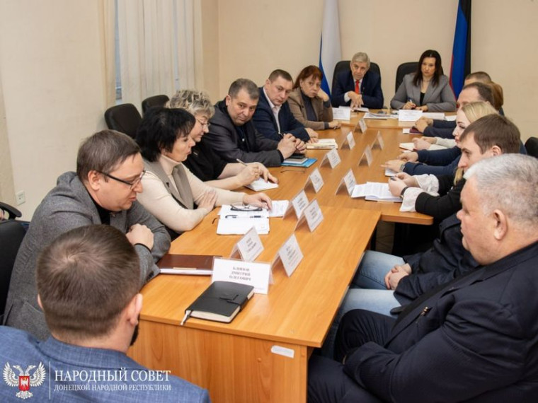 Работа коммунальных служб на контроле у парламентариев. Работа коммунальных служб на контроле у парламентариев.
