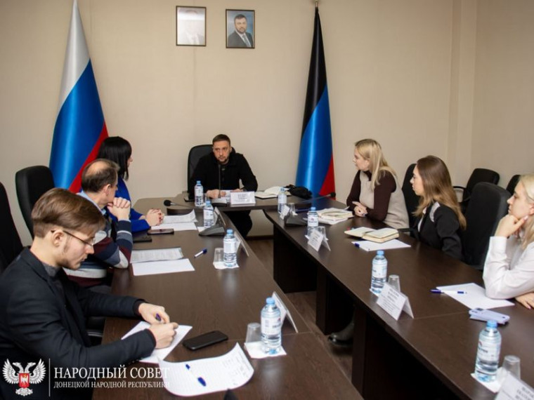 В Молодежном Парламенте создана рабочая группа по работе с Избирательной комиссией ДНР. В Молодежном Парламенте создана рабочая группа по работе с Избирательной комиссией ДНР.