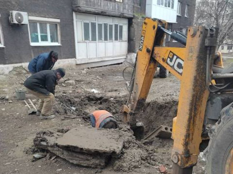 Выполнены работы по устранению утечки воды. Выполнены работы по устранению утечки воды.